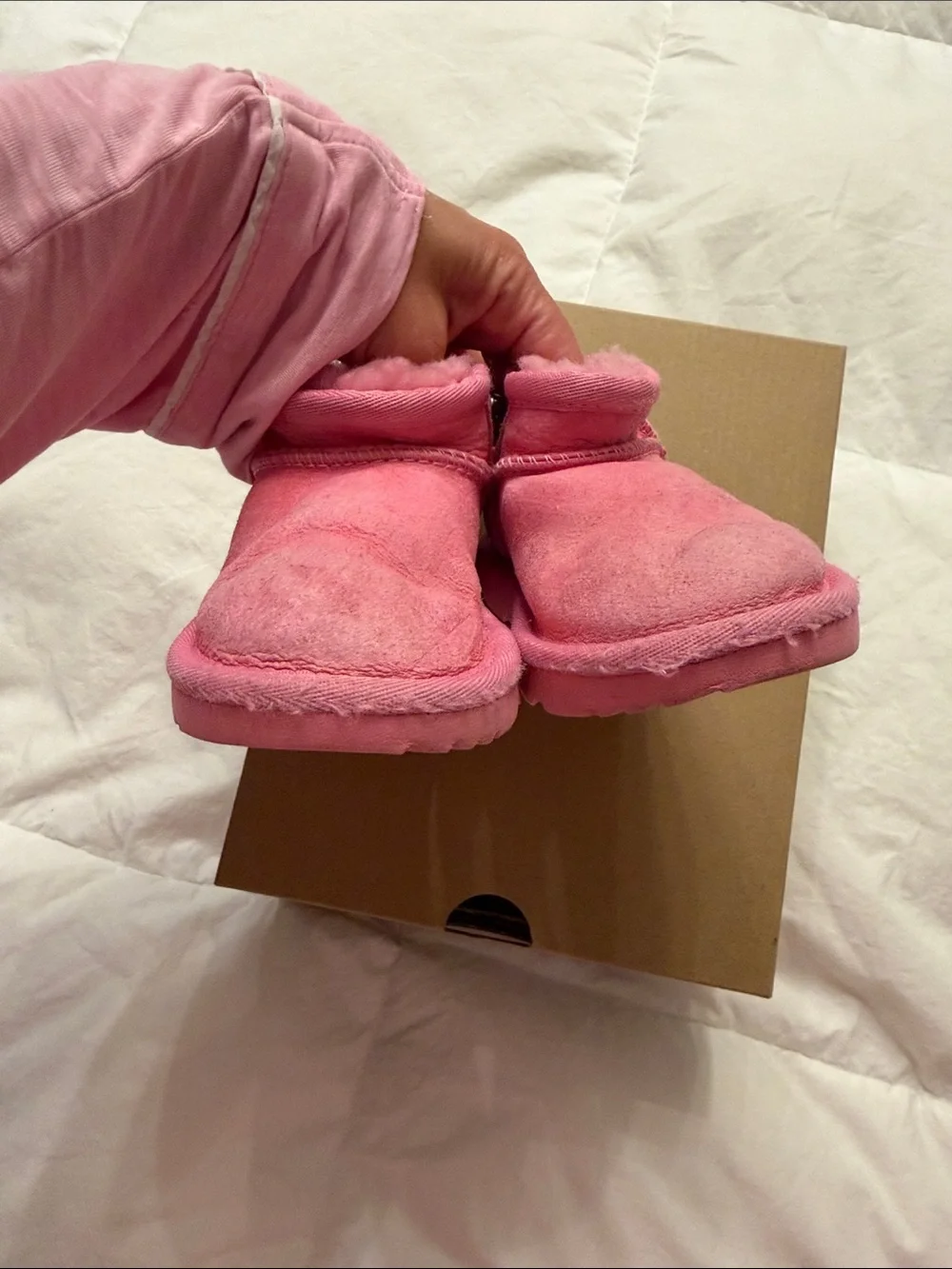 UGG Kids Pink Zip-Up Sheepskin Ankle Boots Size 8